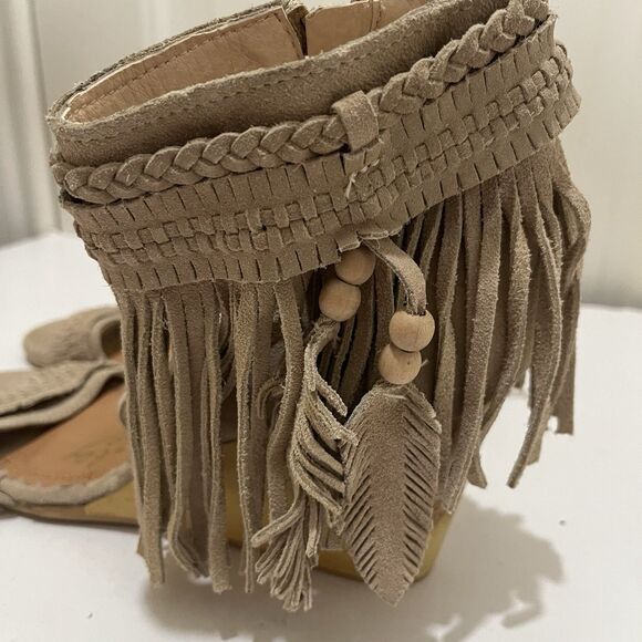Naughty Monkey Tan Suede Ankle Strap Fringe Open Toe Wedge Shoes Womens 9.5 - Picture 2 of 13